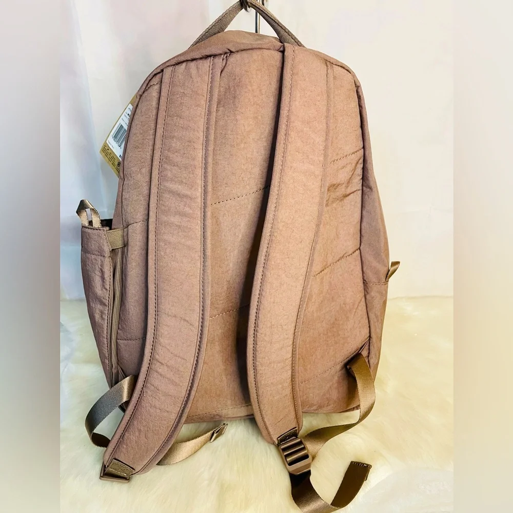 New Women’s Nike medium Backpack